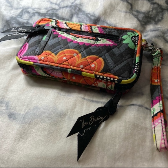 Vera Bradley Handbags - Vera Bradley wallet Vera Bradley Handbags - Vera Bradley wallet